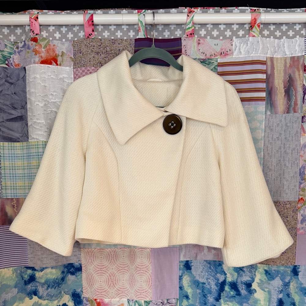 Vintage Cream Cropped Jacket with Large Button